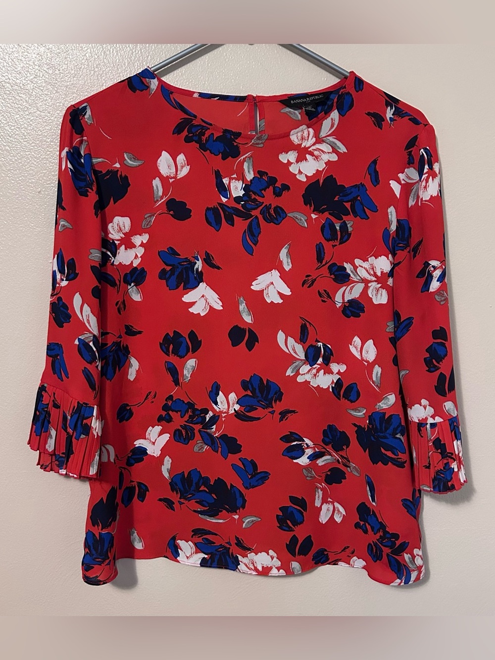 Banana Republic Red Floral Pleated Cuff Blouse